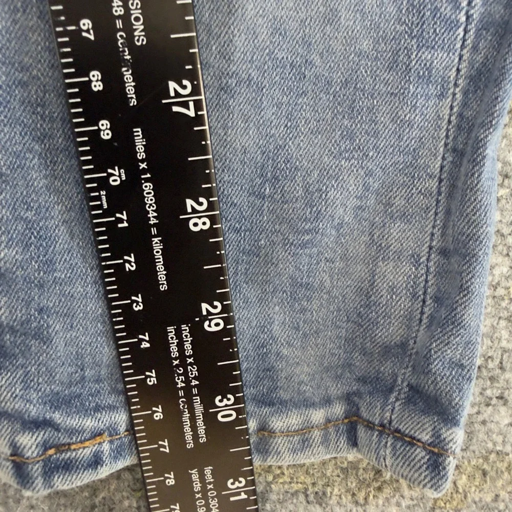 Levi's Skinny Taper Jeans Medium Wash Blue Size W29 L32 Nice wash and fade